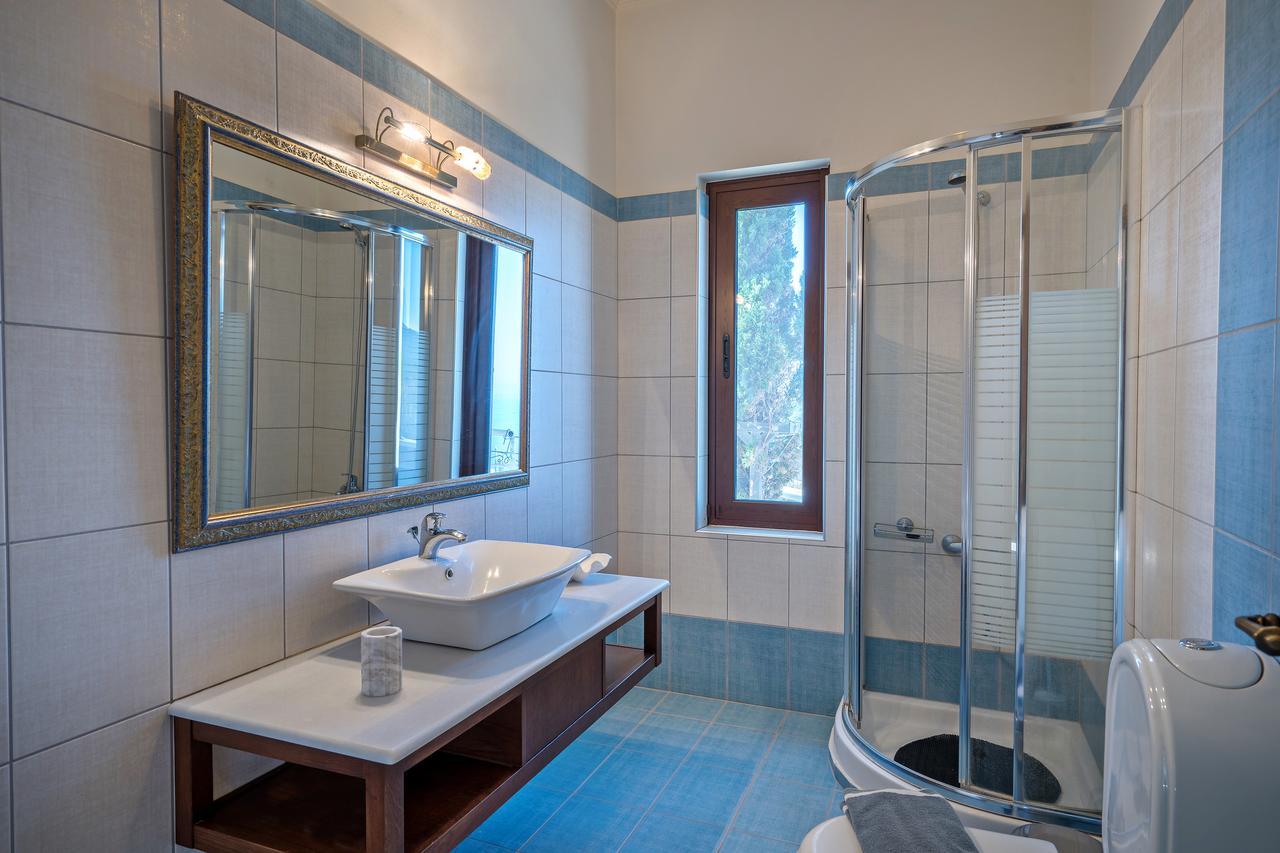 Sea Views At Villa Anemomylos With Heated Pool, Ping Pong And Tennis Agia Pelagia  Bagian luar foto